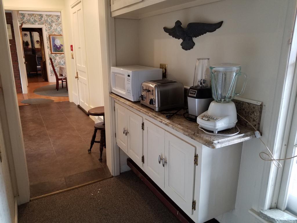 1860 House Inn And Rental Home Essex Extérieur photo