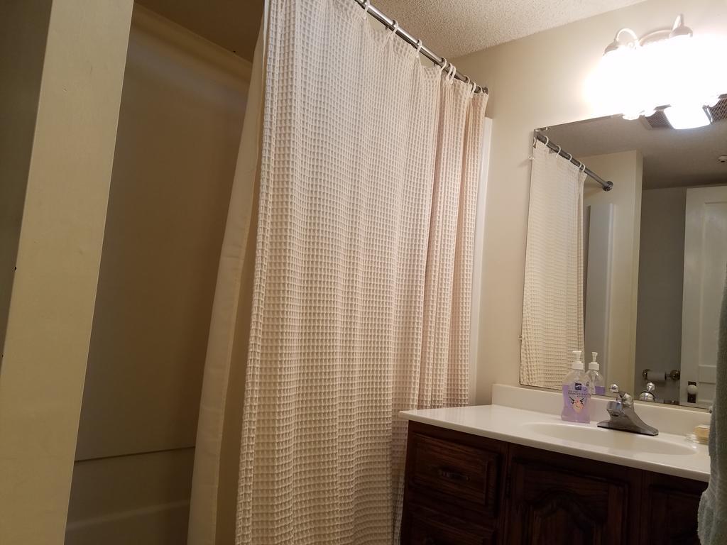 1860 House Inn And Rental Home Essex Chambre photo